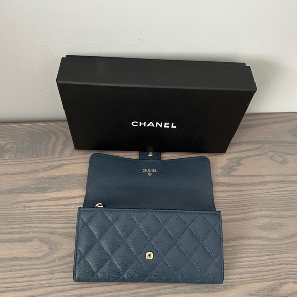 CHANEL TIMELESS CLASSIC L-GUSSET FLAP WALLET - Picture 6 of 15